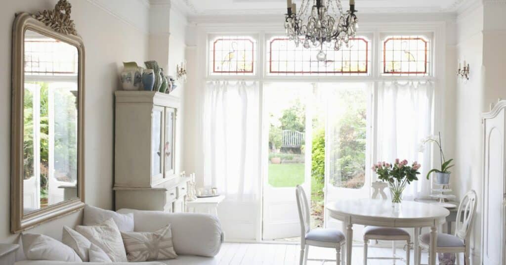 Boho-Chic How to Achieve the Perfect Balance Between Casual Comfort and Artistic Flair in Home Décor